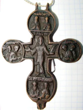 pravoslavnyj-krest-najdennyj-na-raskopkah-gorodishha-Ufa-2 Городища - эмбрионы городов Урало-Поволжья (археология и нацидеология)
