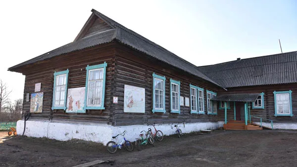 Derevnja-Sardajal-Mari-Turekskogo-rajona-Marij-Jel-staraja-shkola Деревня Сардаял (Марий Эл)