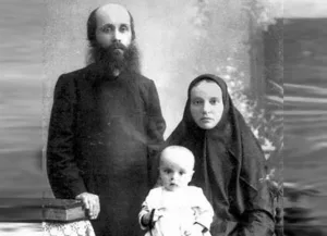 Старообрядцы-федосеевцы в Вятском крае Л.А. Гребнев с женой Е.Т. Черезовой и сыном Фомой. 1907 г