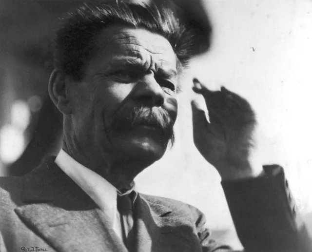maksim-gorkij-foto-m.tules-1930-h-gg Неопубликованная «История русских городов» раннесоветской эпохи